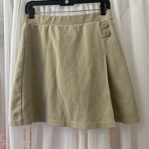 Khaki skort with side pleat